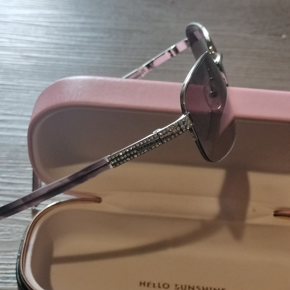 VALENTINO GARAVANI AUTH SWAROVSKI CRYSTAL LOGO SIDED CHIC,SEXY, RARE SUNGLASSES!